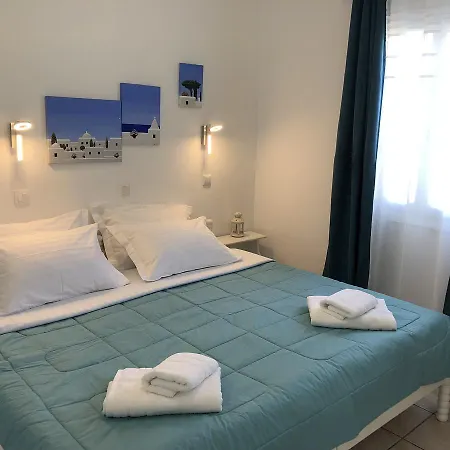 Отель 11 Mykonos Town